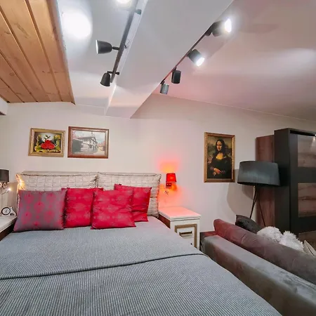 Stylish Flat In Front Of Gondola Daire